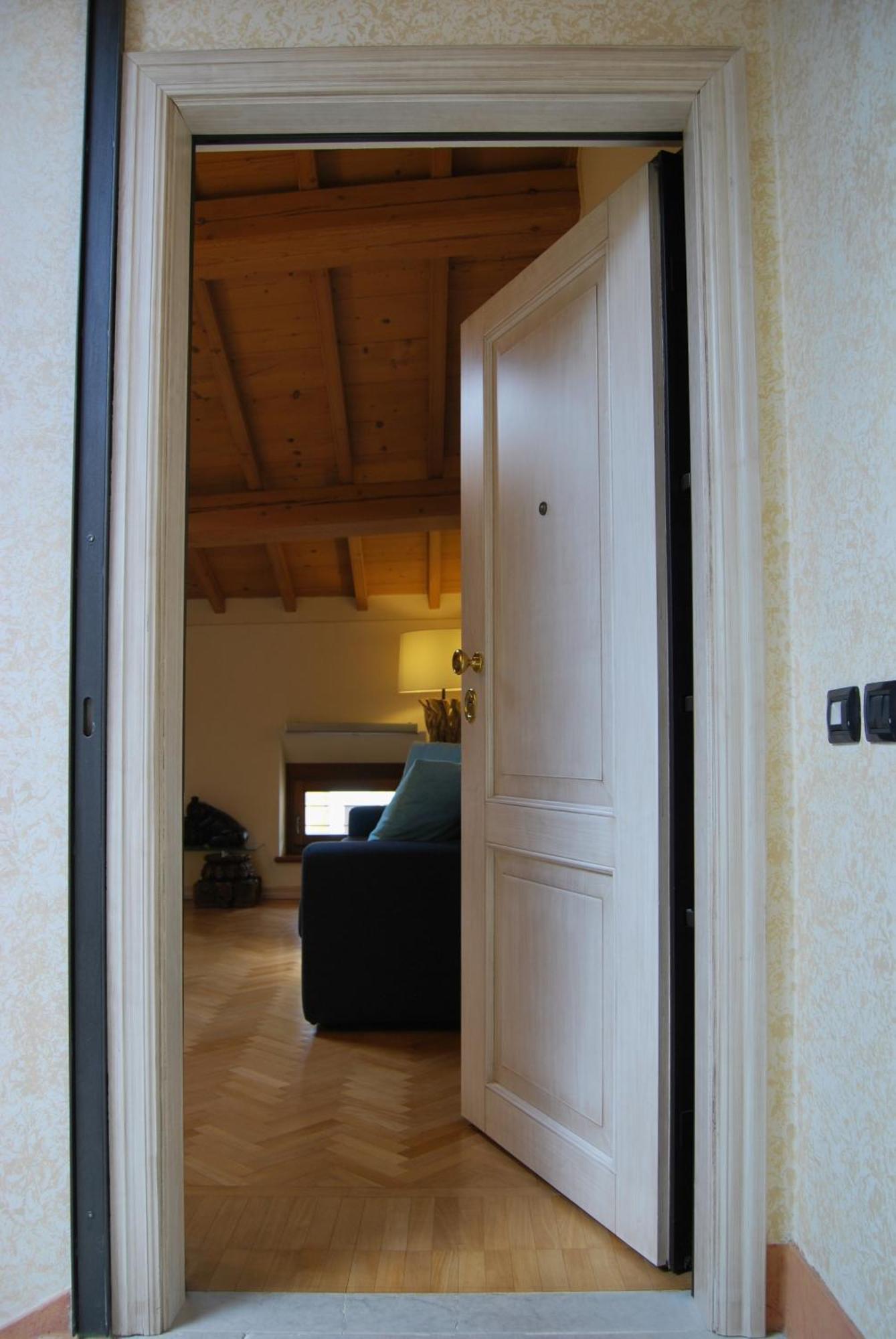 Attic 1 Centro Storico Apartment Peschiera del Garda Luaran gambar